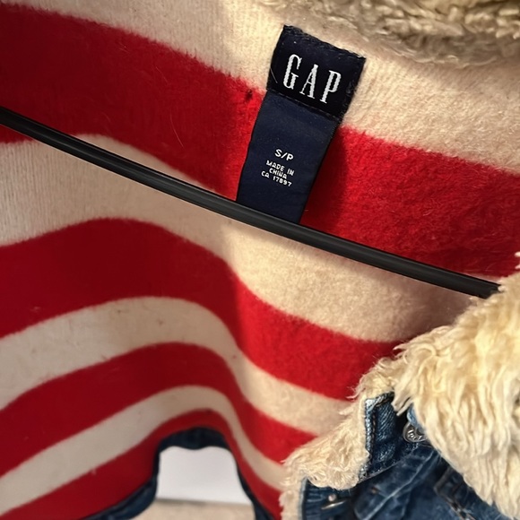 Gap Jean jacket - Picture 2 of 3
